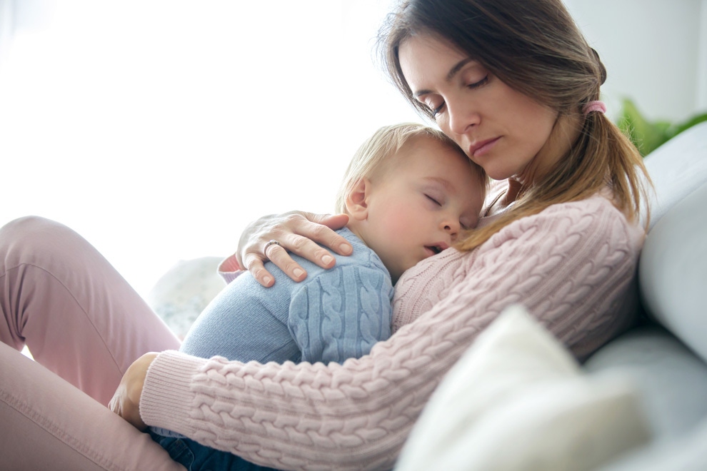 Baby-led weaning or spoon feeding? The difference it makes to your child's eating habits is actually very small